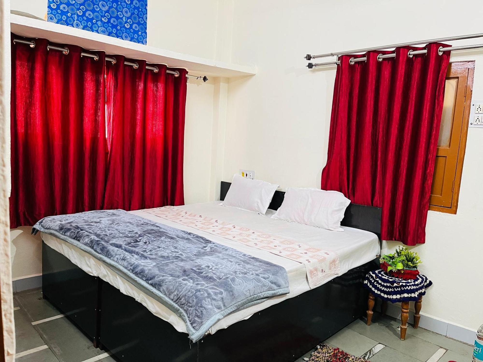 Tiwari G Home Stay Ujjain Exterior foto