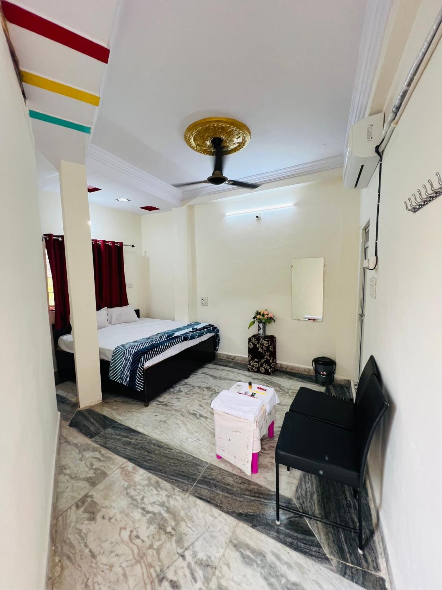 Tiwari G Home Stay Ujjain Exterior foto