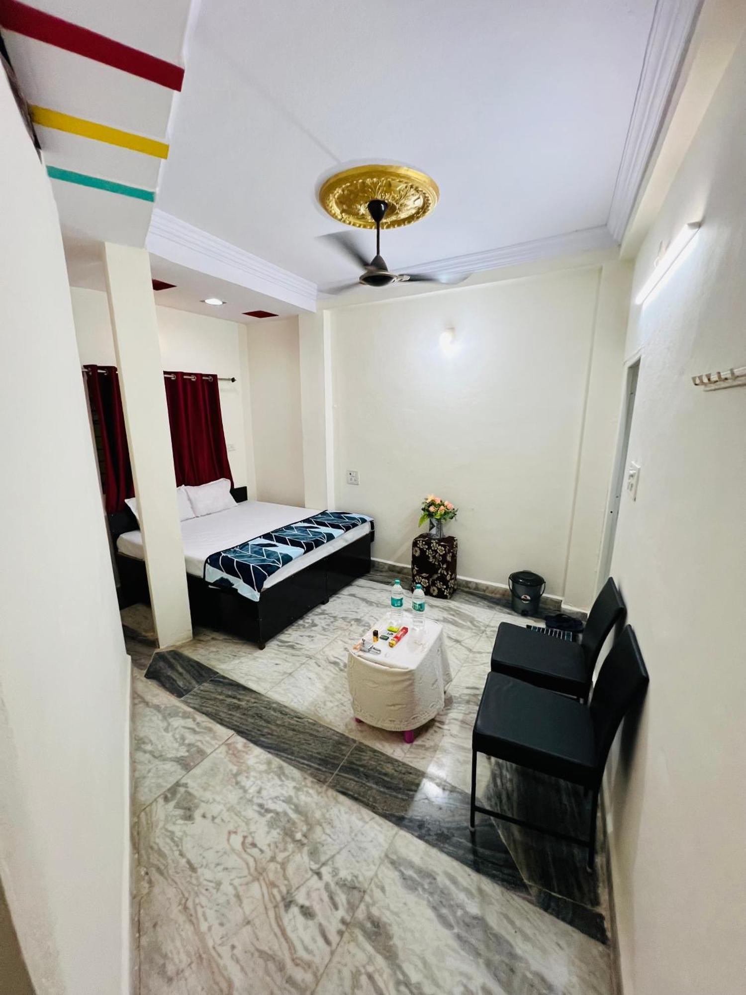 Tiwari G Home Stay Ujjain Exterior foto